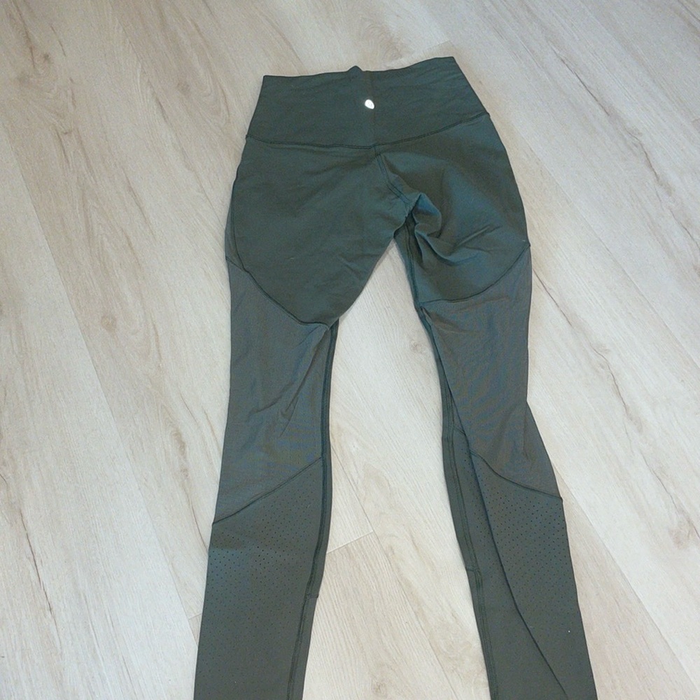 Lululemon leggings size 6